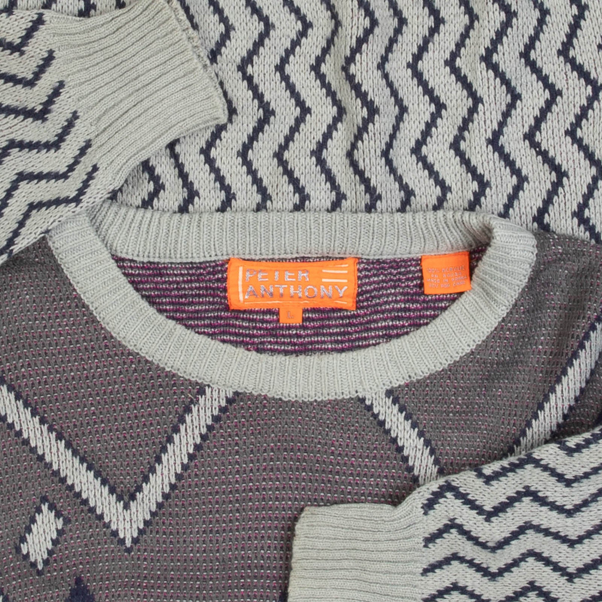 MEN'S VINTAGE 1980S CHEVRON PATTERNED KNITTED JUMPER - MEDIUM