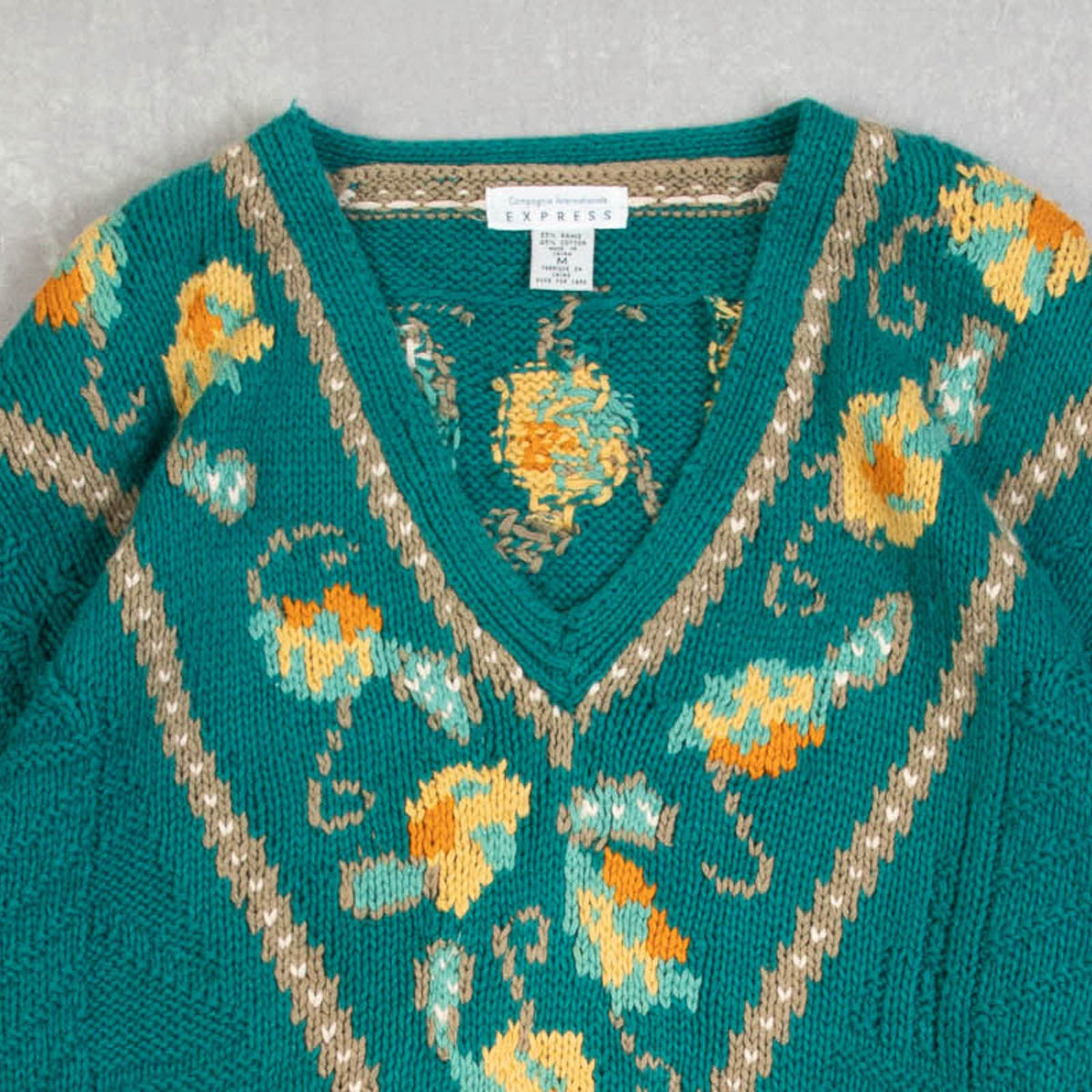 MEN'S VINTAGE 1990S STRUCTURED PATTERNED V-NECK KNITTED JUMPER - MEDIUM