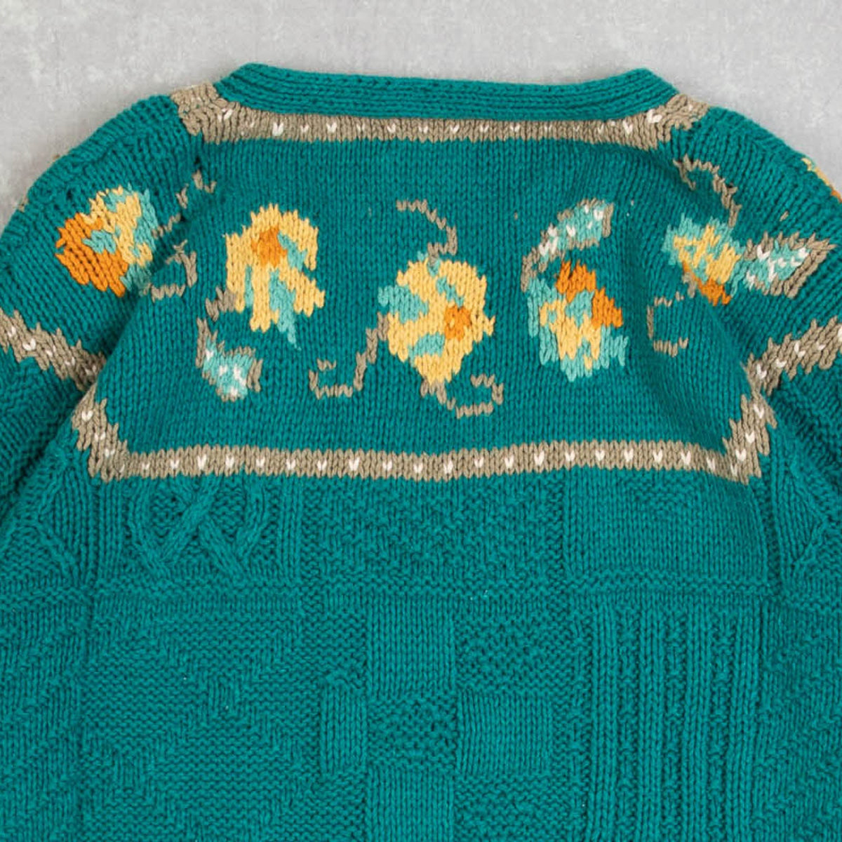 MEN'S VINTAGE 1990S STRUCTURED PATTERNED V-NECK KNITTED JUMPER - MEDIUM