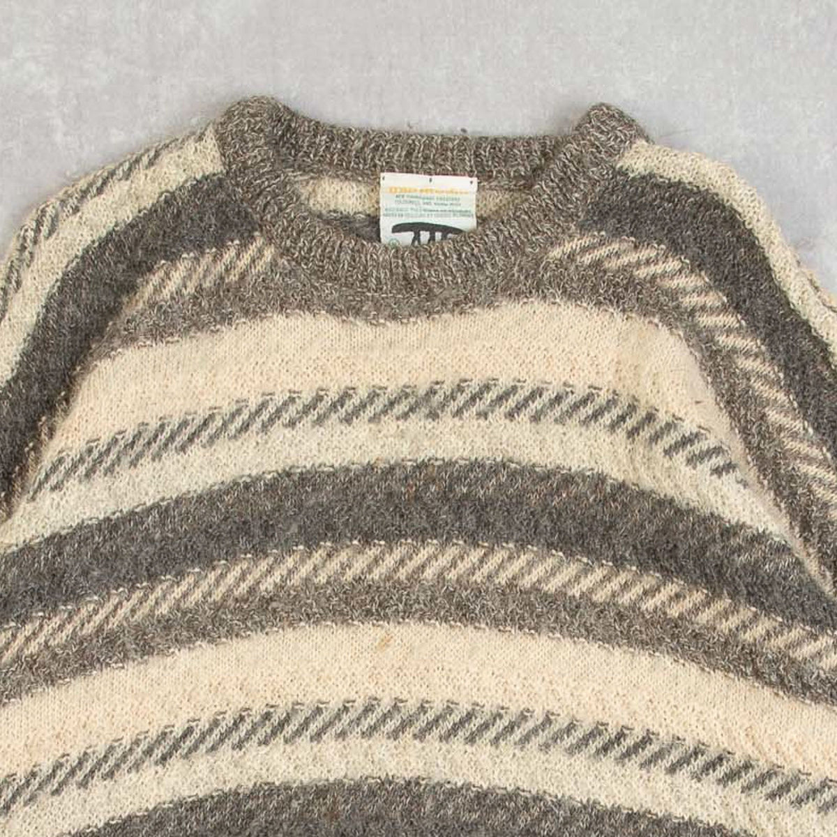 MEN'S VINTAGE 1980S STRIPED STRUCTURED ALPACA KNITTED JUMPER - MEDIUM