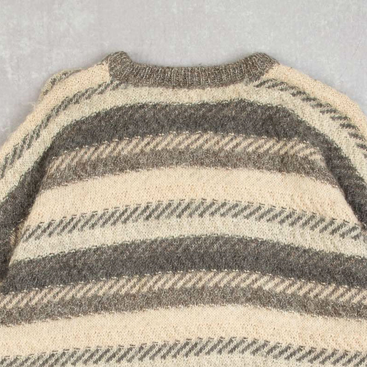 MEN'S VINTAGE 1980S STRIPED STRUCTURED ALPACA KNITTED JUMPER - MEDIUM