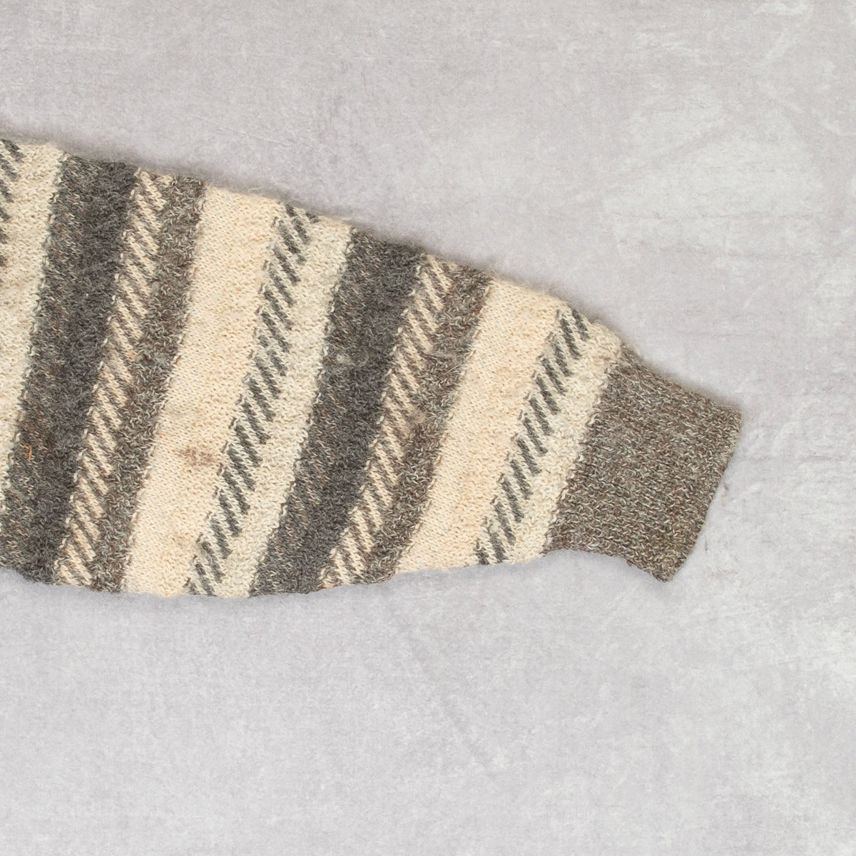 MEN'S VINTAGE 1980S STRIPED STRUCTURED ALPACA KNITTED JUMPER - MEDIUM