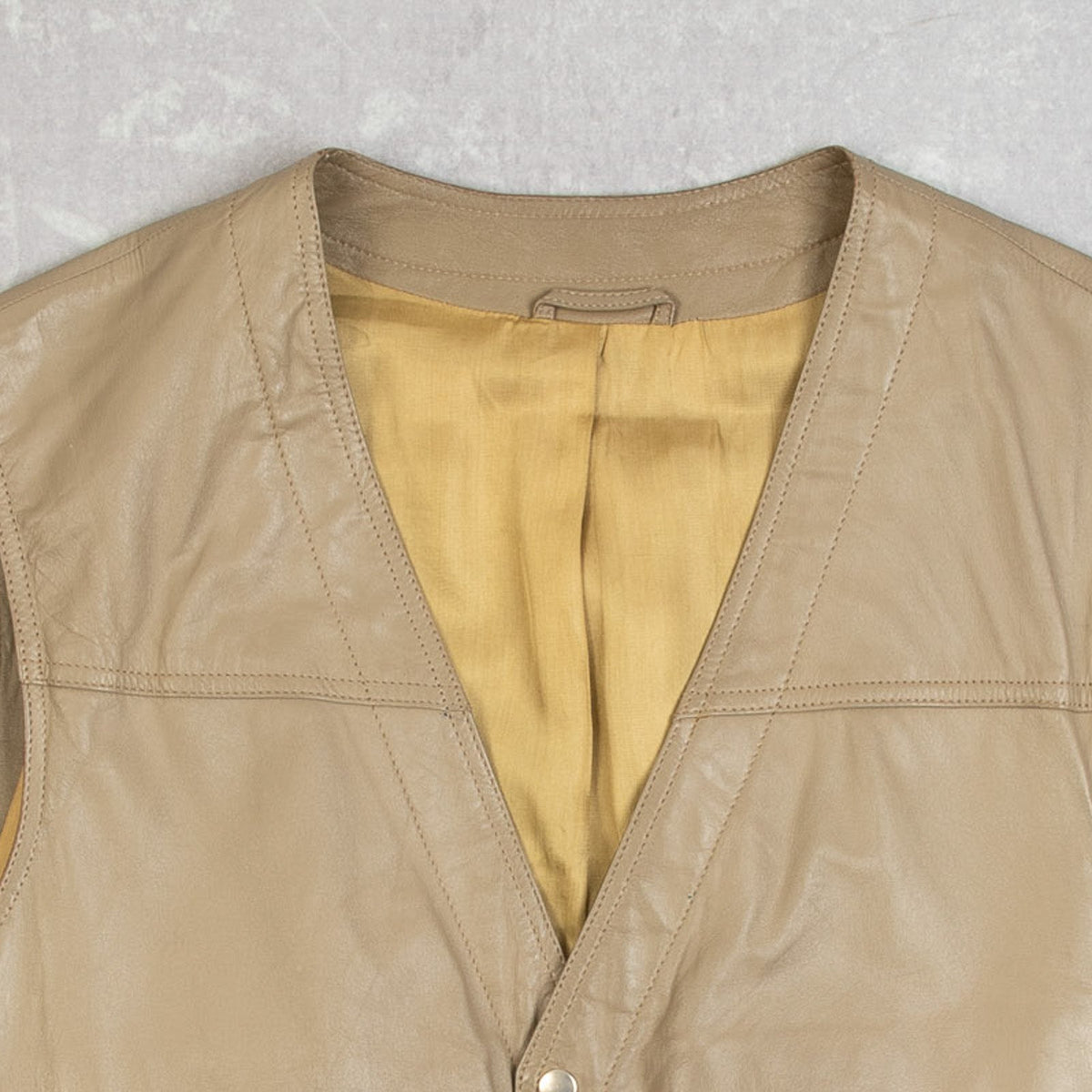 MEN'S VINTAGE 1990S LEATHER VEST JACKET - MEDIUM