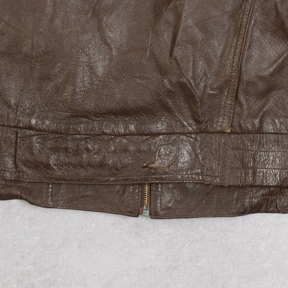 MEN'S VINTAGE 1980S LEATHER UTILITY VEST JACKET - LARGE