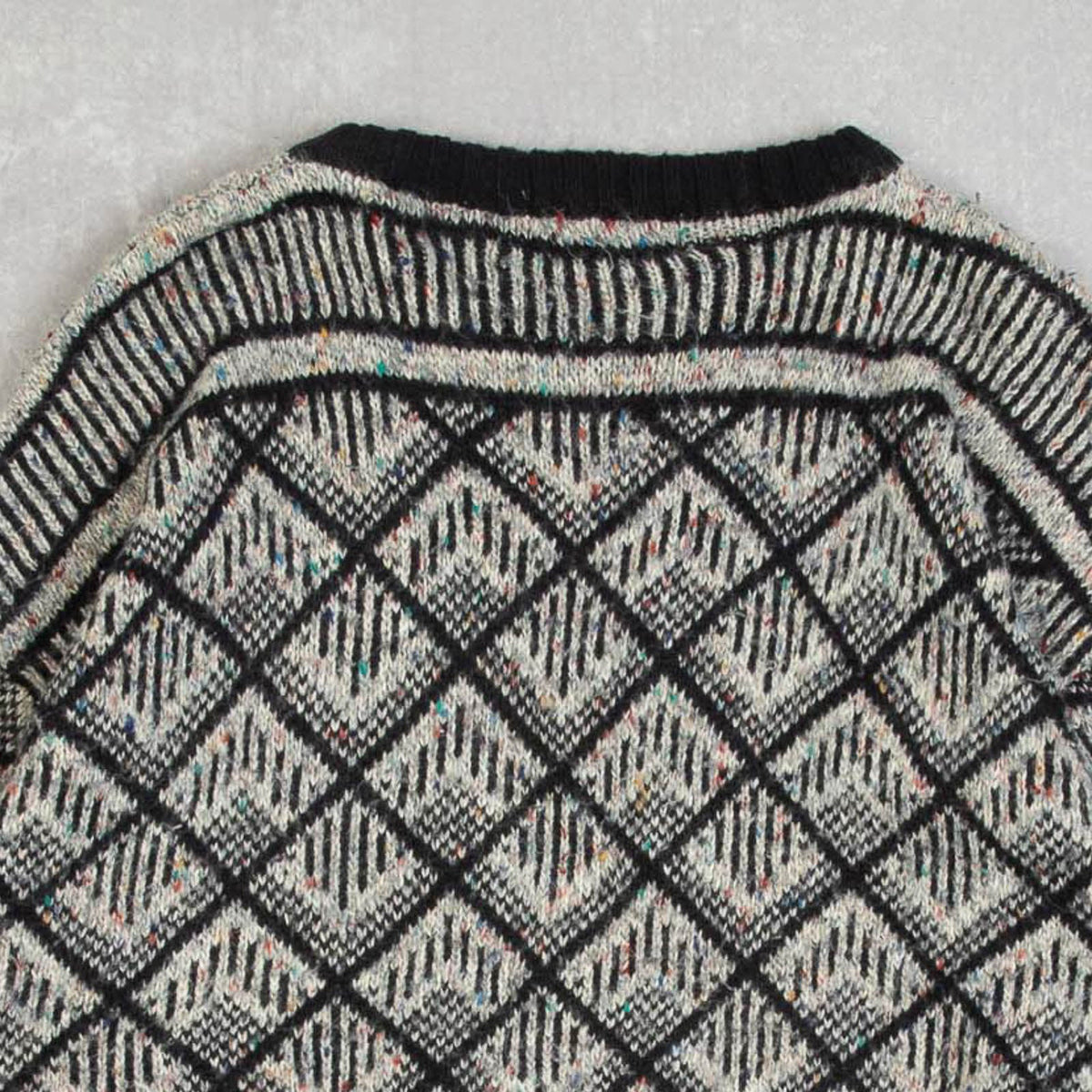 MEN'S VINTAGE 1980S PATTERNED KNITTED JUMPER - MEDIUM