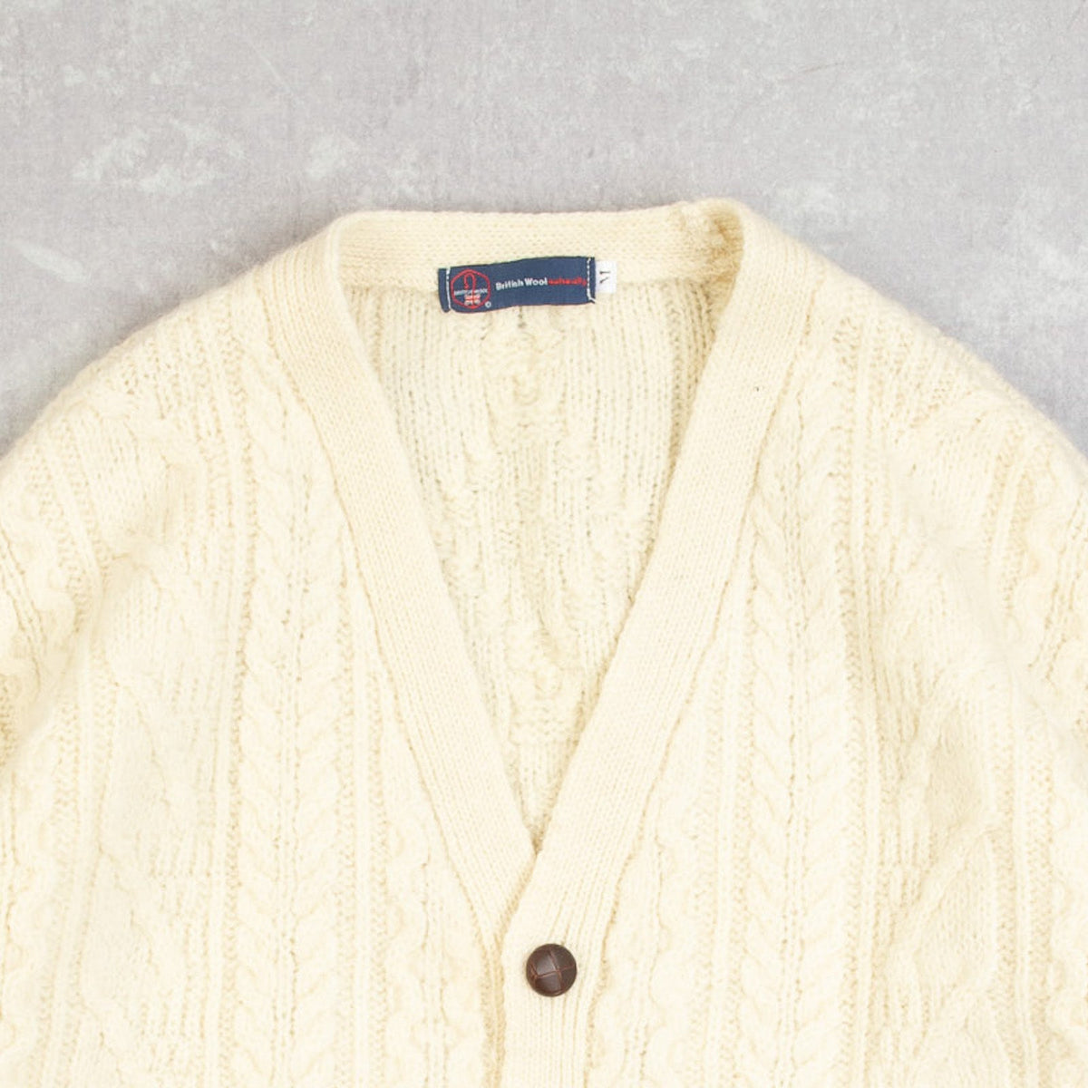 MEN'S VINTAGE 1990S STRUCTURED ARAN KNITTED CARDIGAN - MEDIUM