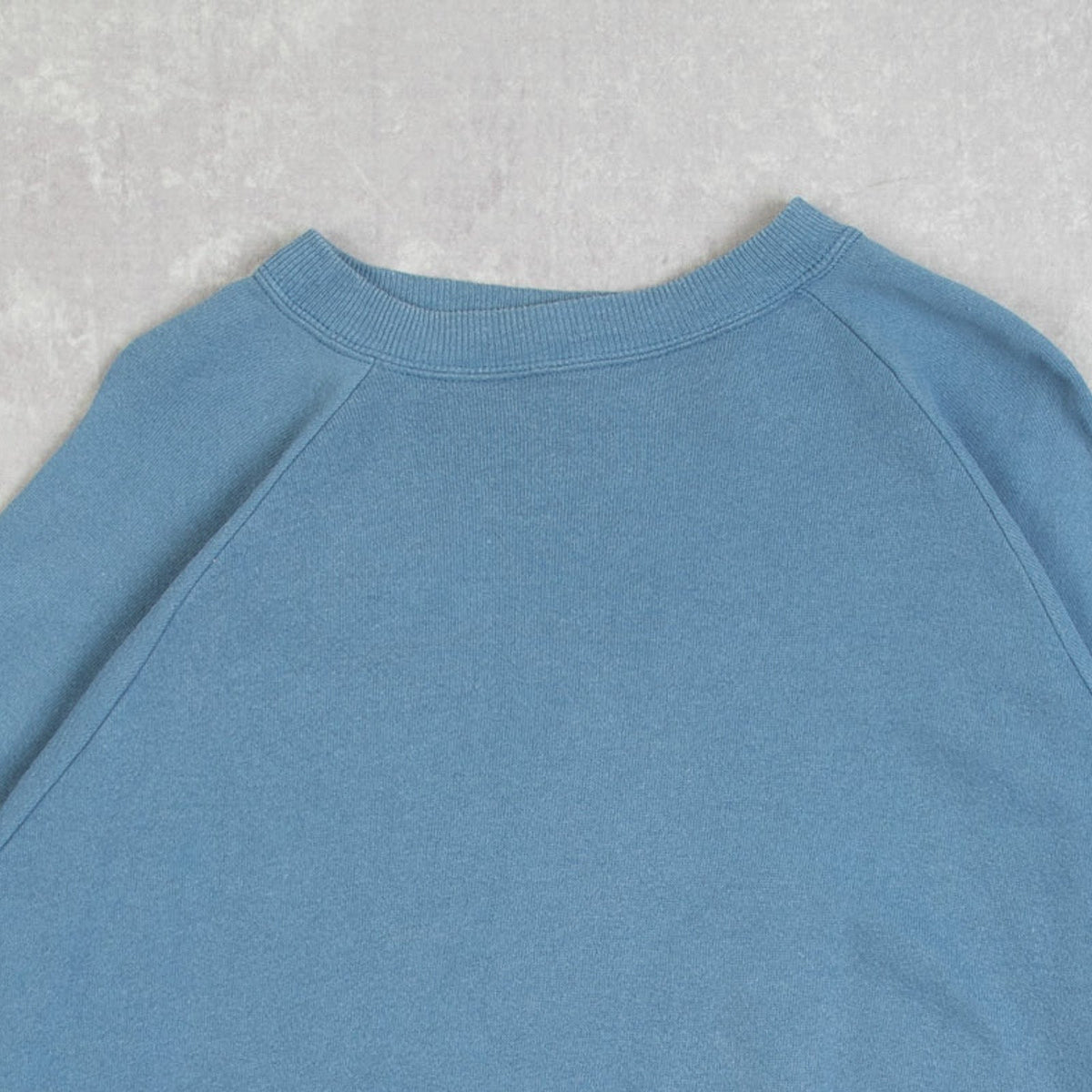 MEN'S VINTAGE 1990S BLANK RAGLAN SWEATSHIRT - X-LARGE