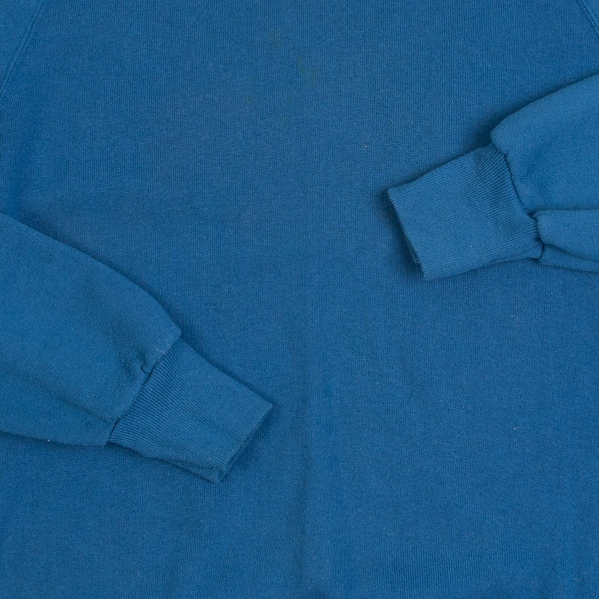 MEN'S VINTAGE 1980S BLANK RAGLAN SWEATSHIRT - LARGE