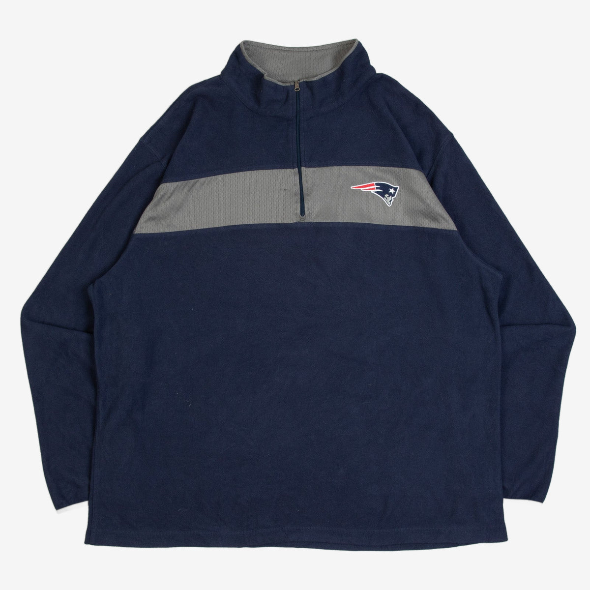MEN'S VINTAGE 2000S NEW ENGLAND PATRIOTS QUARTER ZIP FLEECE - X-LARGE