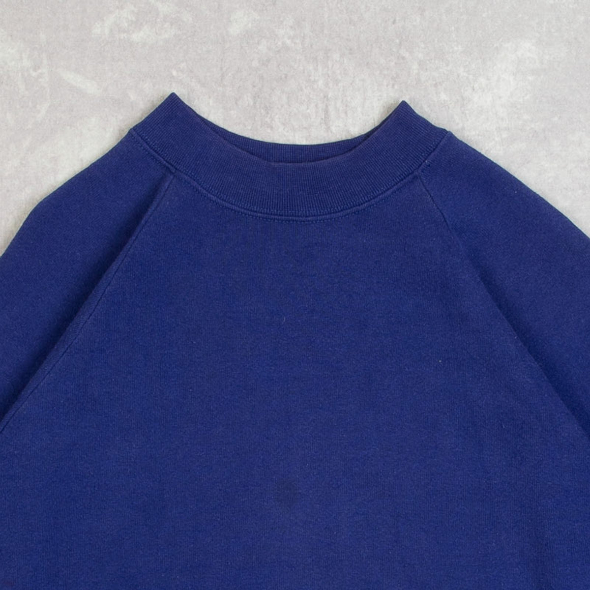 MEN'S VINTAGE 1990S BLANK RAGLAN SWEATSHIRT - SMALL