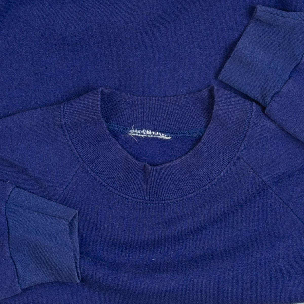 MEN'S VINTAGE 1990S BLANK RAGLAN SWEATSHIRT - SMALL