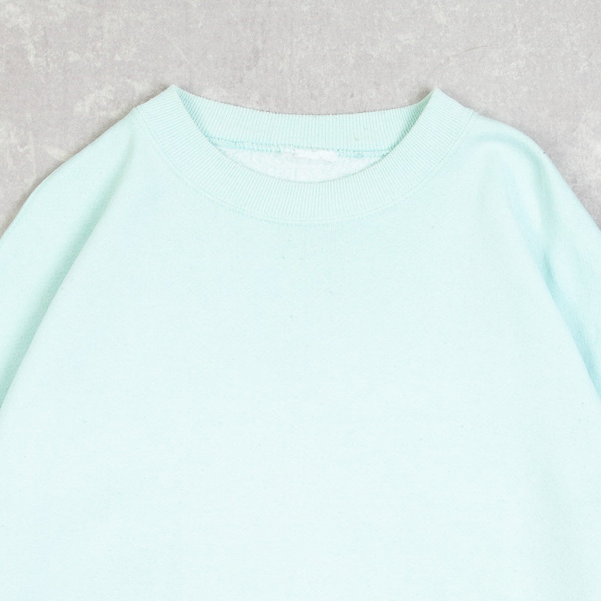 MEN'S VINTAGE 1980S BLANK SWEATSHIRT - LARGE
