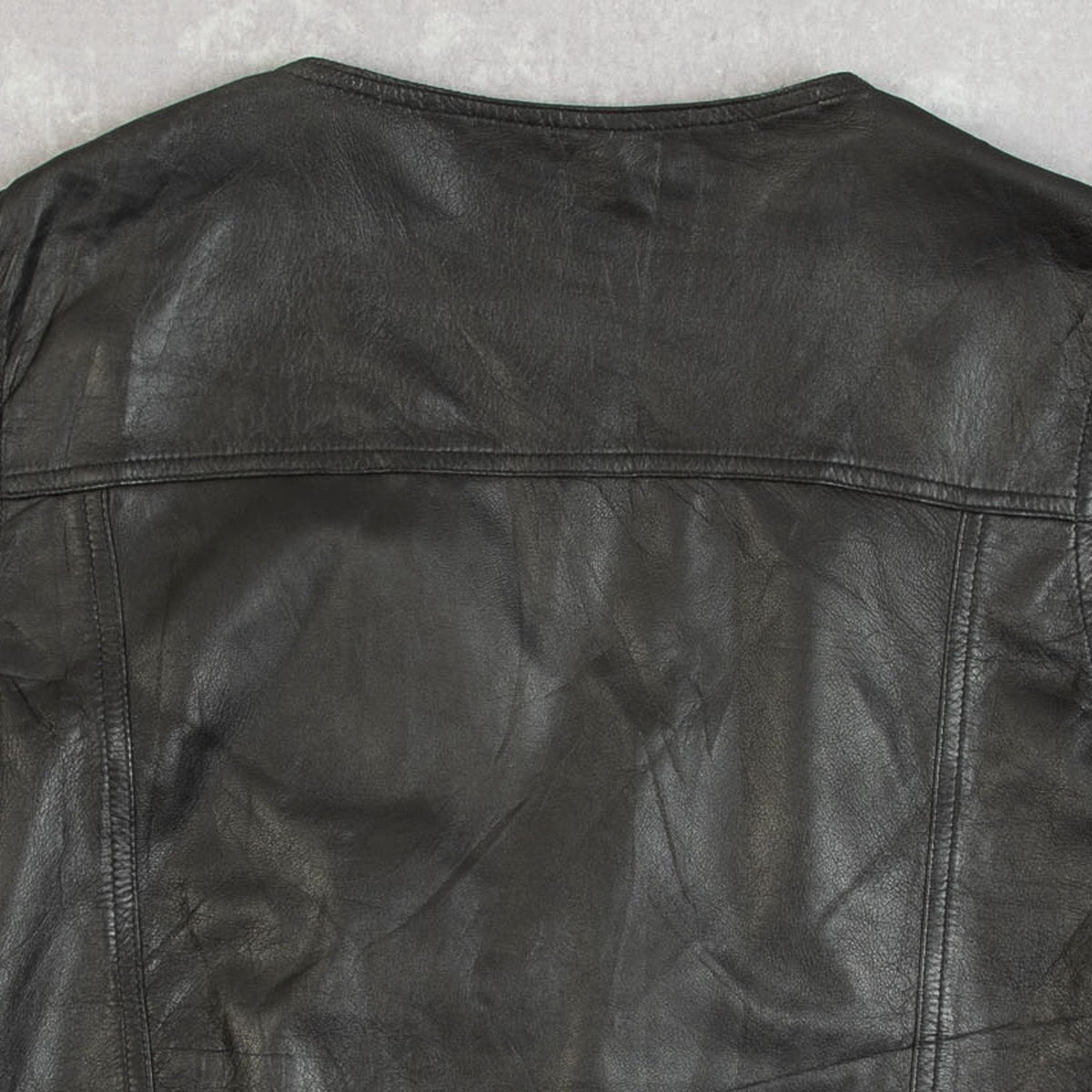 MEN'S VINTAGE 1990S LEATHER VEST JACKET - X-LARGE