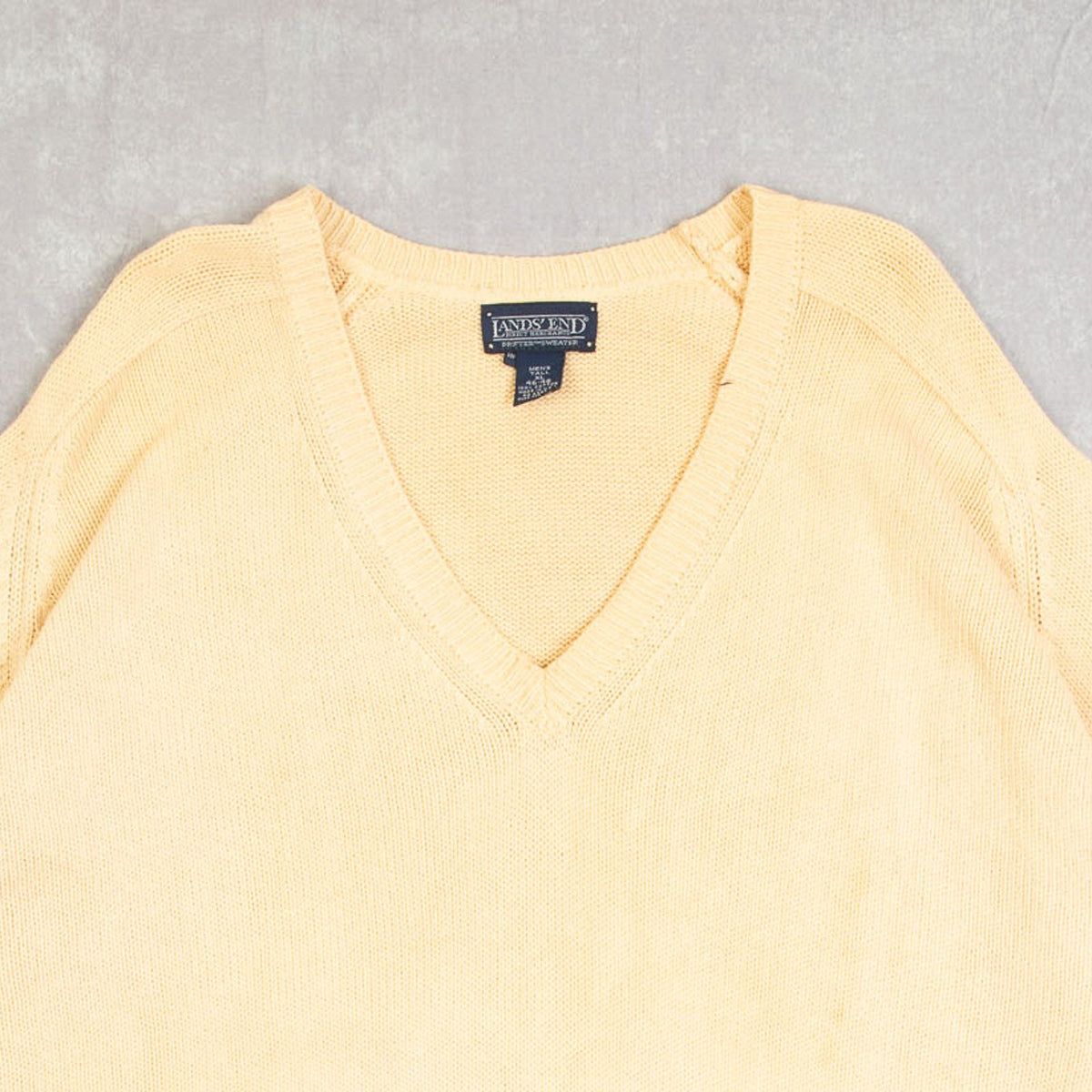 MEN'S VINTAGE 1990S V-NECK KNITTED JUMPER - X-LARGE