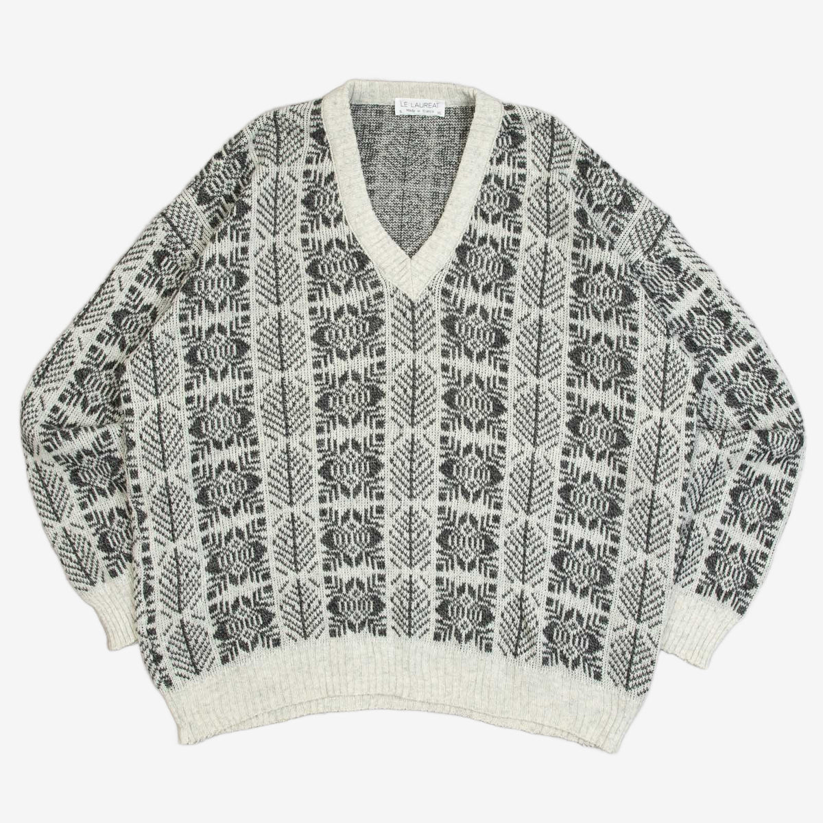 MEN'S VINTAGE 1990S PATTERNED V-NECK KNITTED JUMPER - X-LARGE