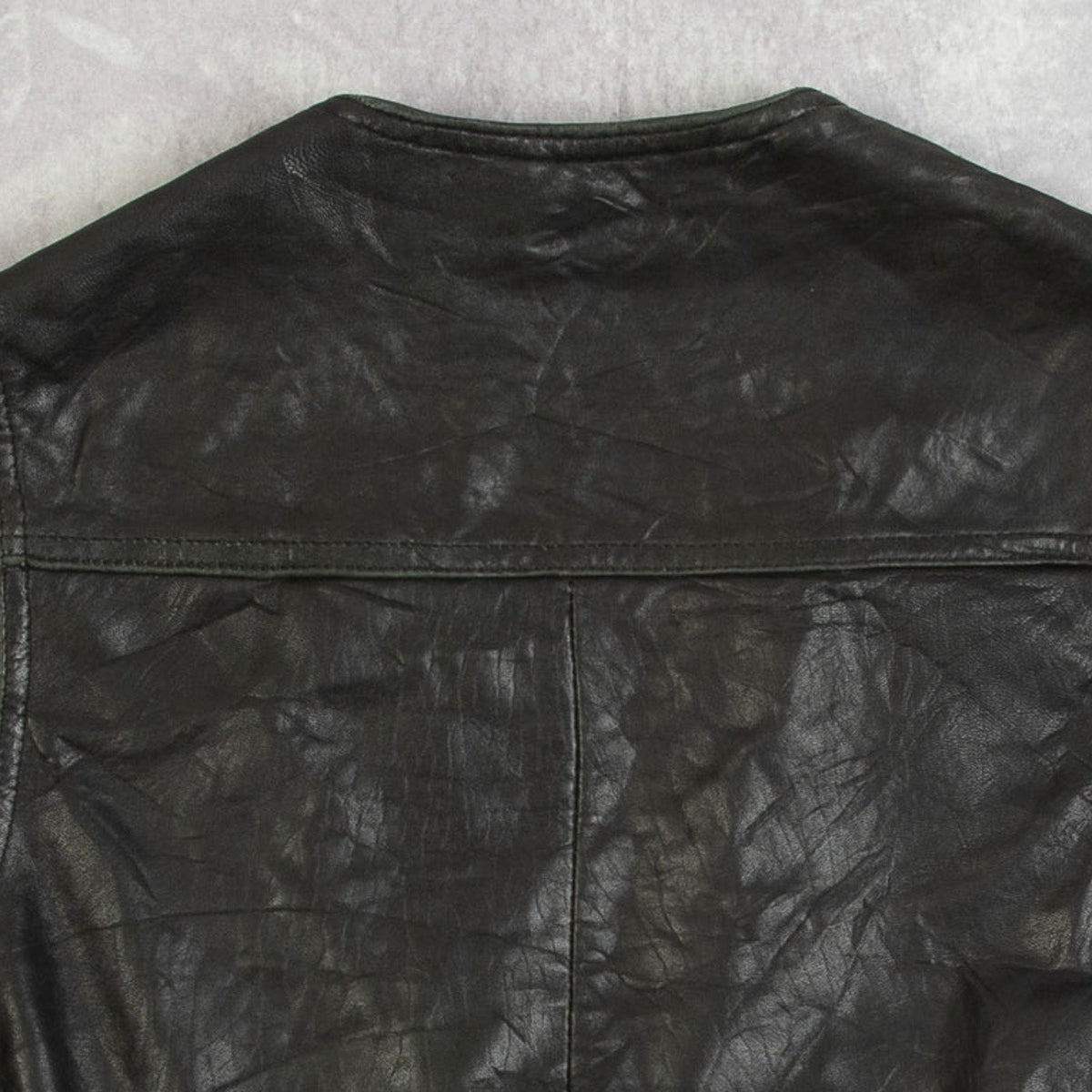 MEN'S VINTAGE 1990S LEATHER VEST JACKET - SMALL