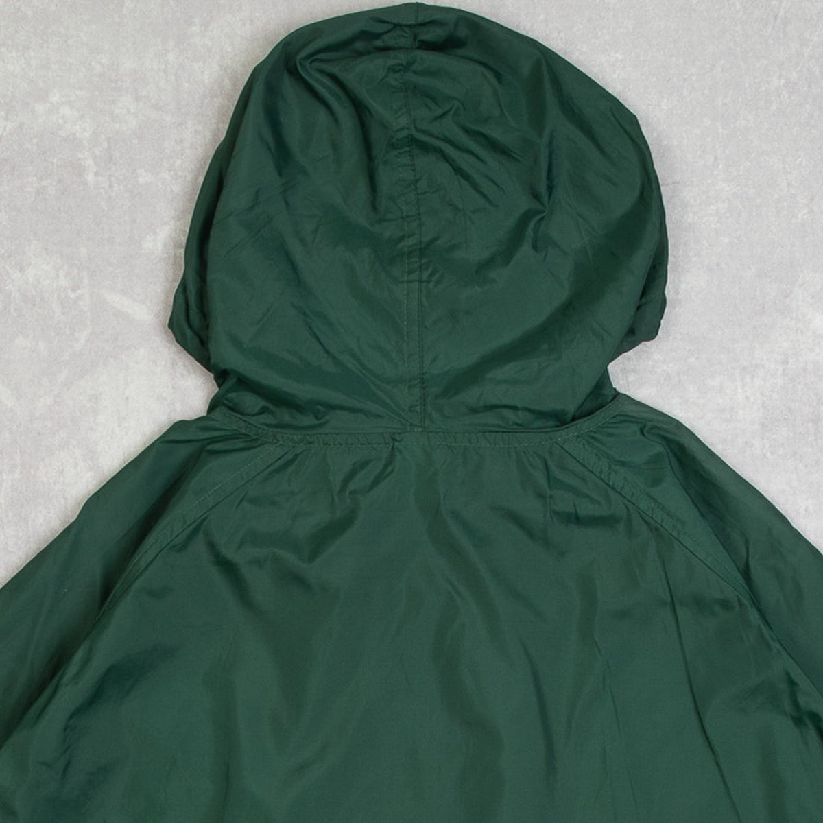 MEN'S VINTAGE 1990S COCA-COLA HOODED PULLOVER JACKET - MEDIUM