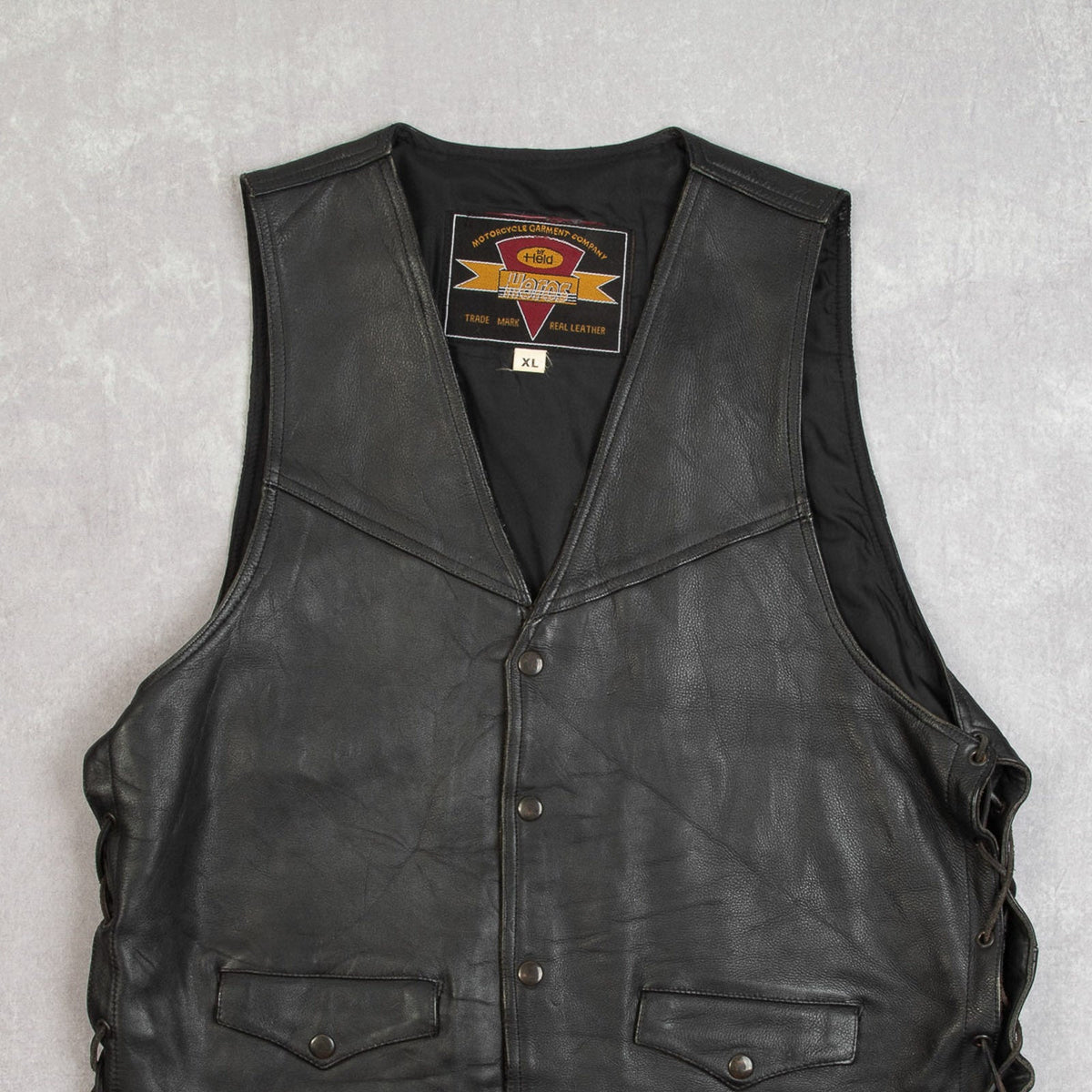 MEN'S VINTAGE 1990S LEATHER VEST JACKET - X-LARGE