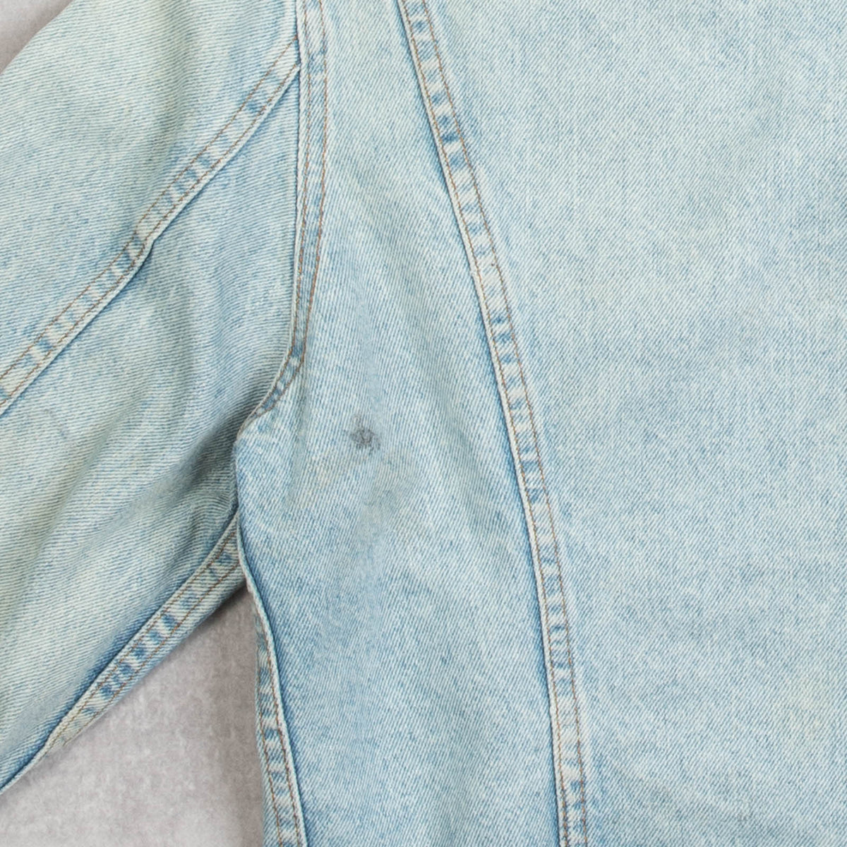 MEN'S VINTAGE 1990S LEVI'S DENIM JACKET - MEDIUM