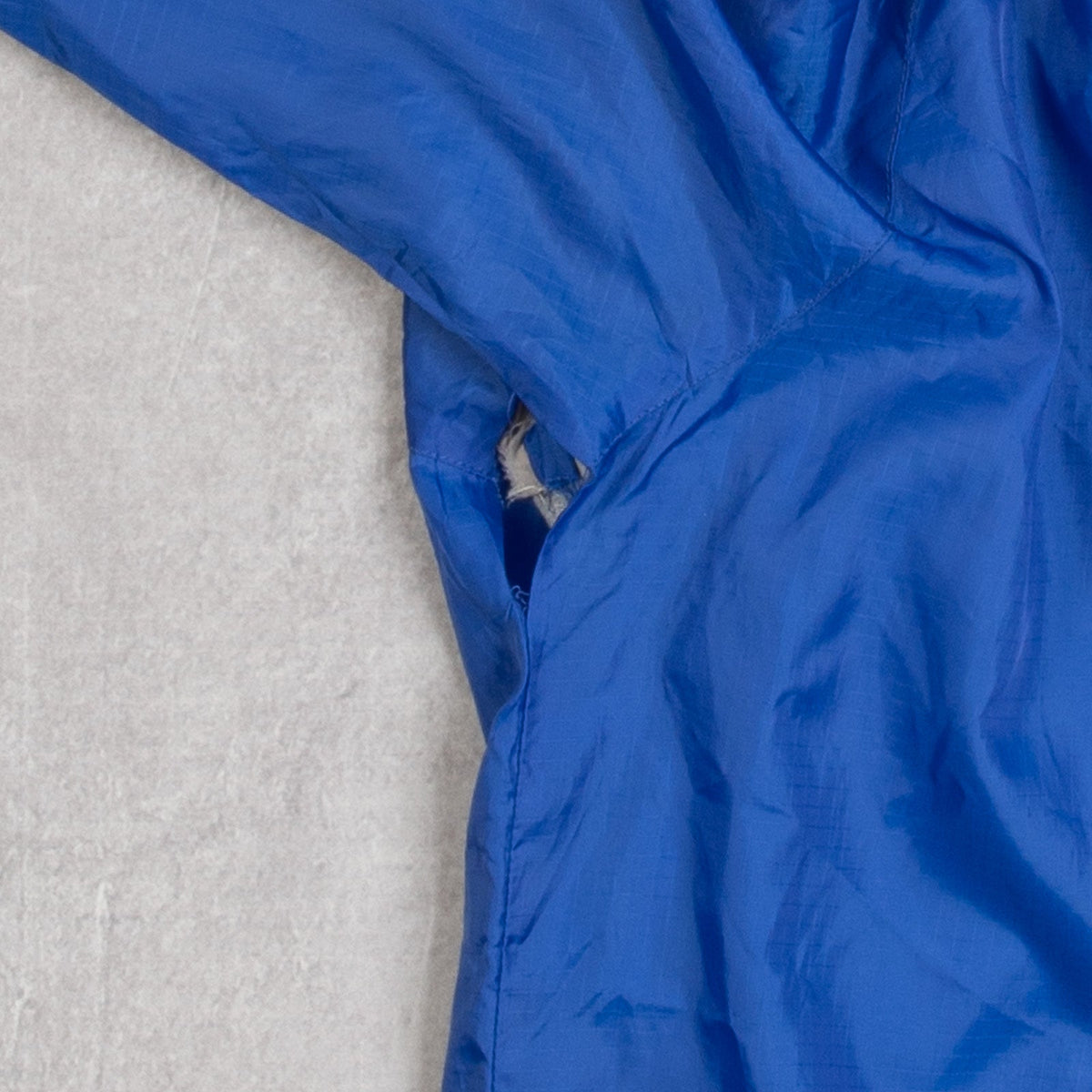 MEN'S VINTAGE BRAVES TRACK HOODED QUARTER ZIP JACKET - MEDIUM
