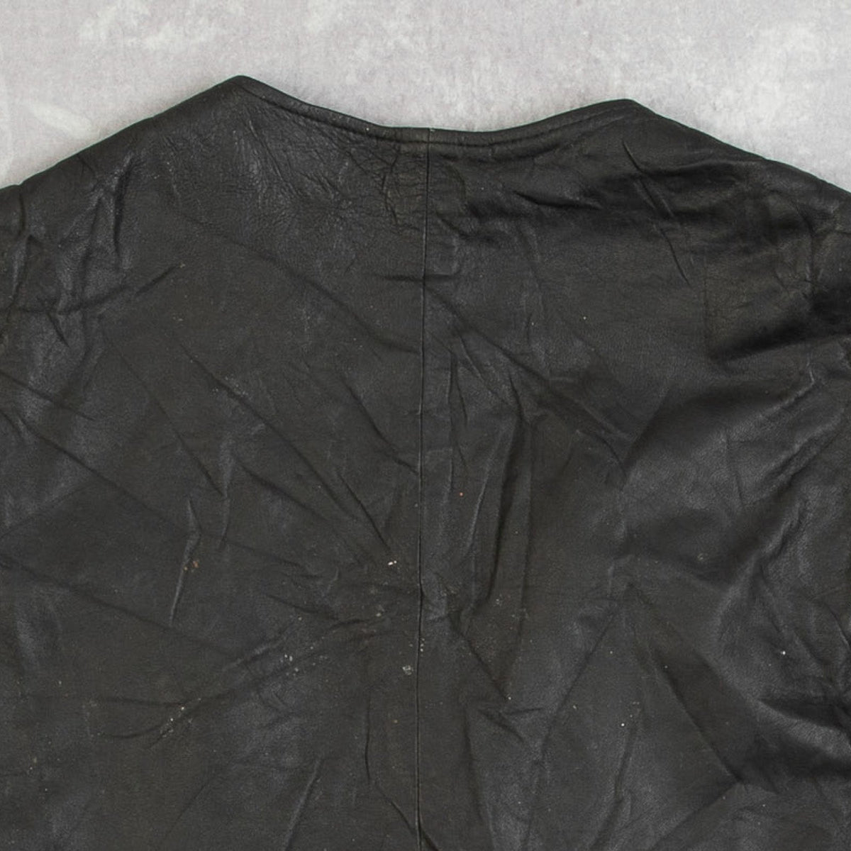 MEN'S VINTAGE 1990S LEATHER VEST JACKET - SMALL
