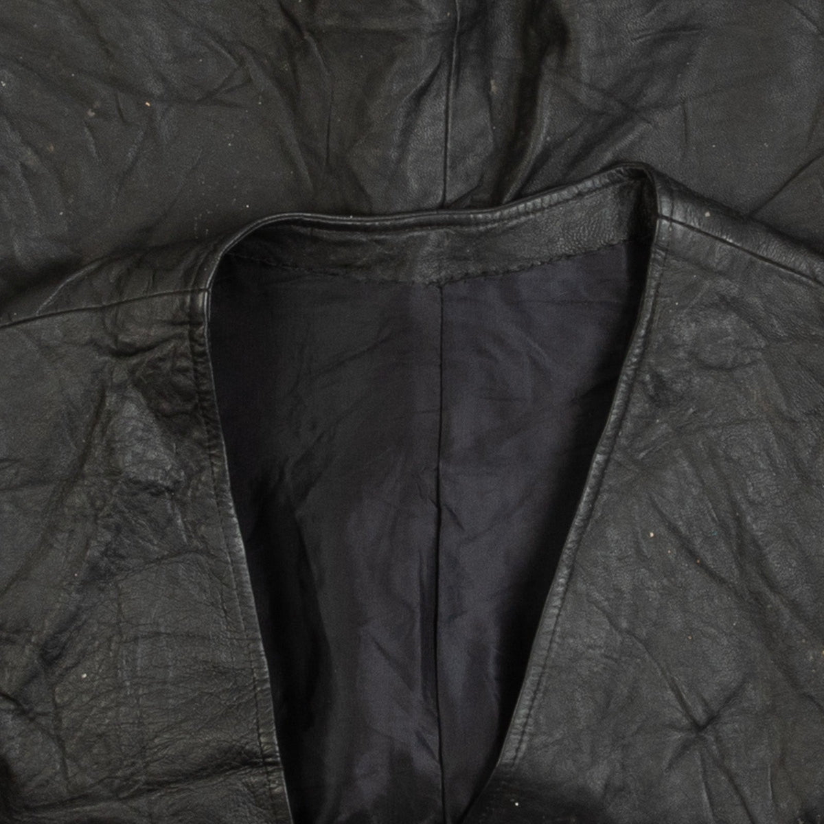 MEN'S VINTAGE 1990S LEATHER VEST JACKET - SMALL