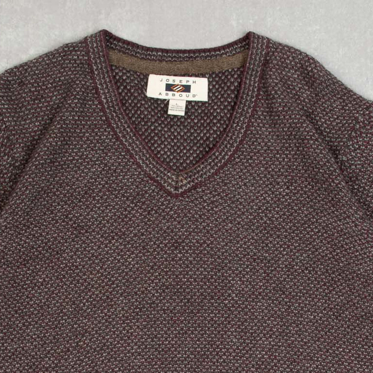 MEN'S VINTAGE 1990S V-NECK KNITTED JUMPER - LARGE