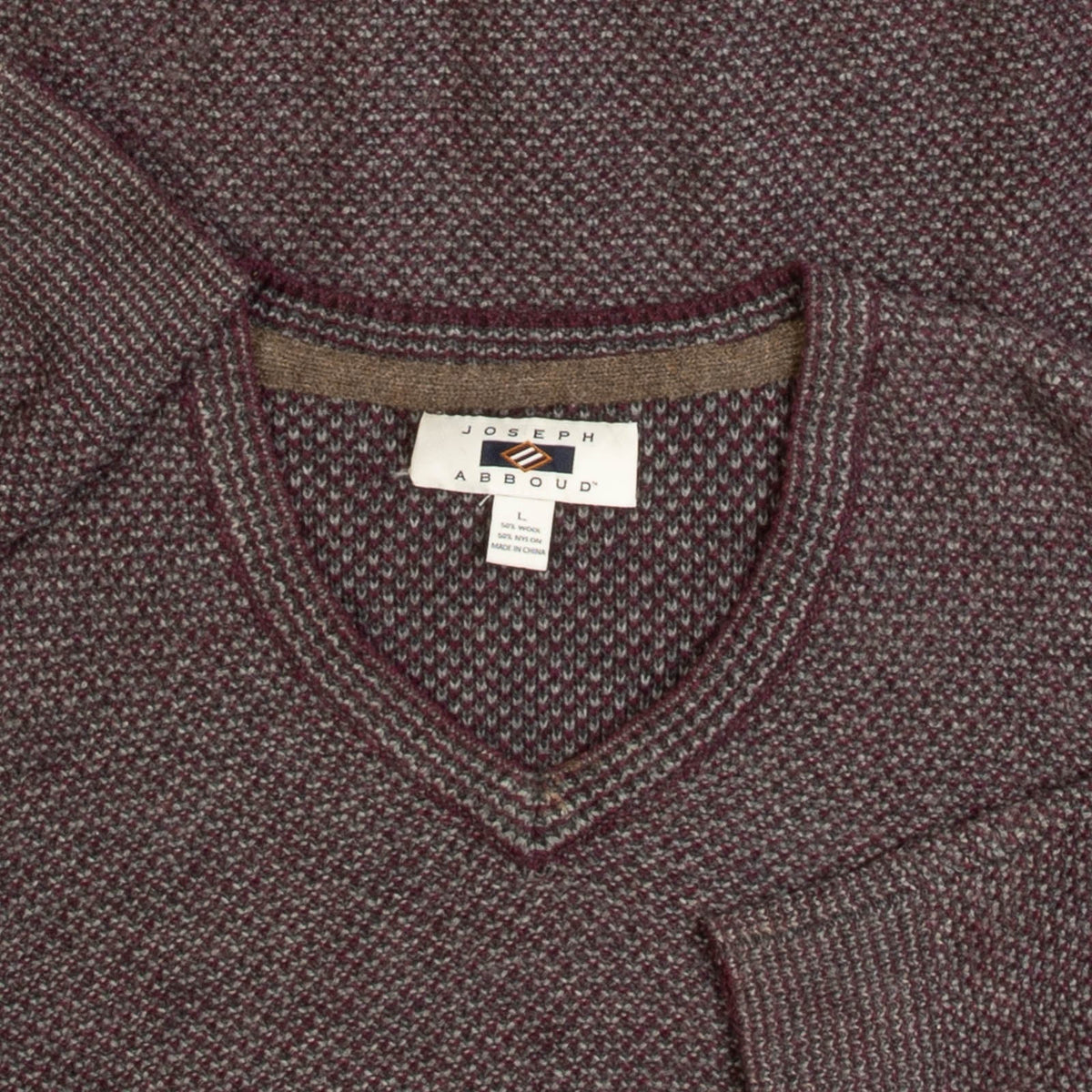 MEN'S VINTAGE 1990S V-NECK KNITTED JUMPER - LARGE