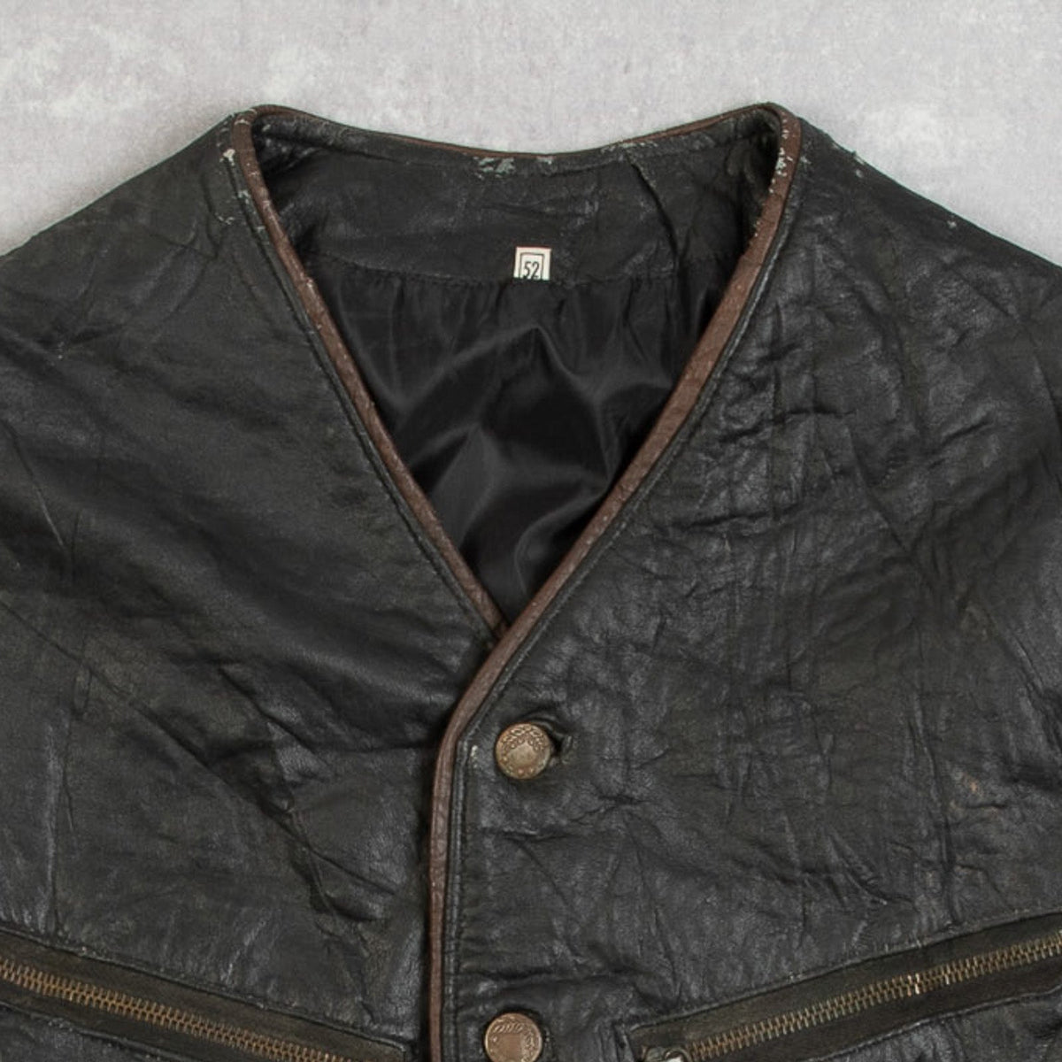 MEN'S VINTAGE 1990S LEATHER VEST JACKET - MEDIUM