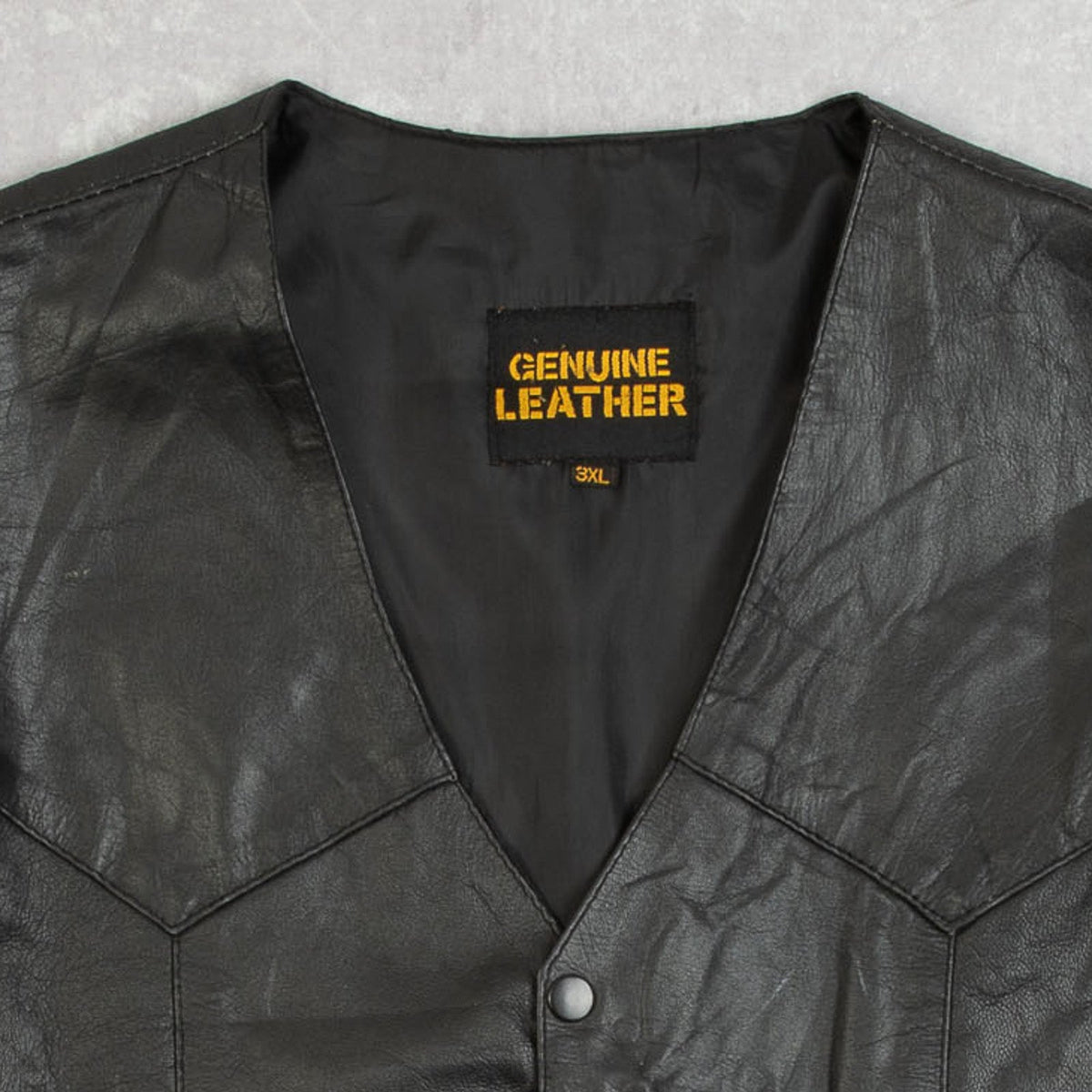 MEN'S VINTAGE 1990S LEATHER VEST JACKET - X-LARGE