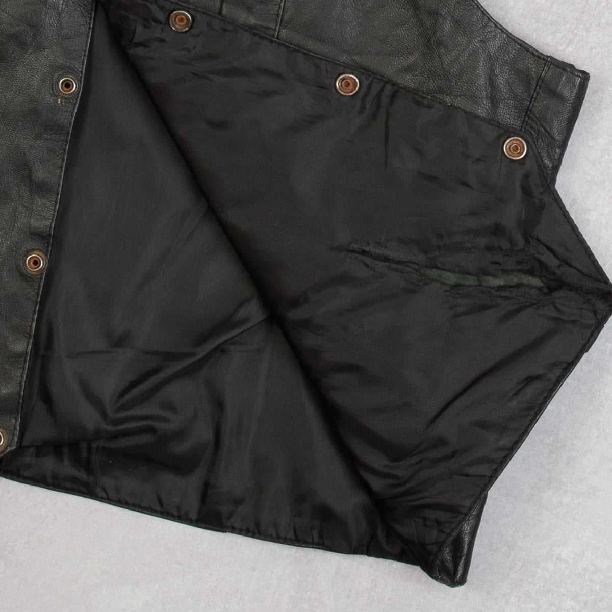 MEN'S VINTAGE 1990S LEATHER VEST JACKET - X-LARGE