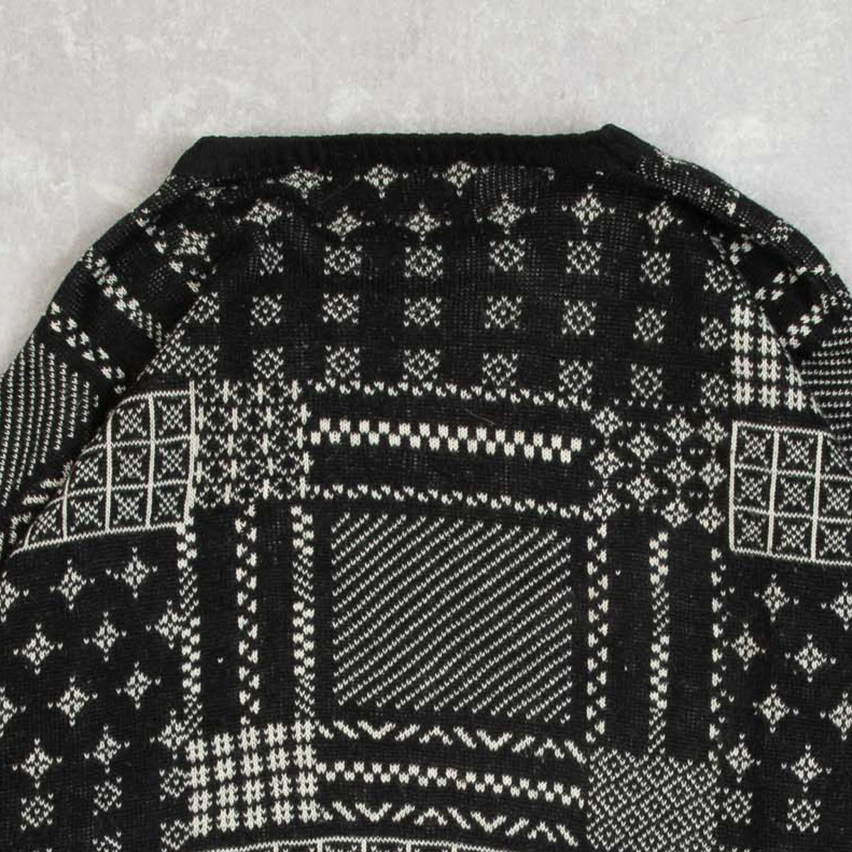 MEN'S VINTAGE 1990S PATTERNED KNITTED JUMPER - LARGE