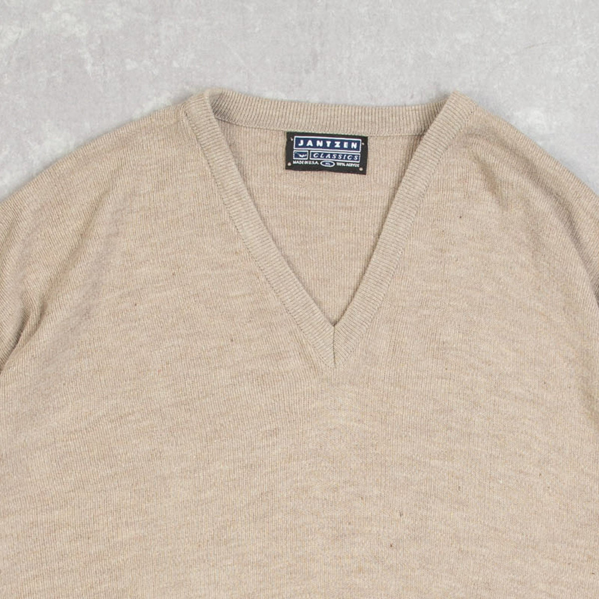 MEN'S VINTAGE 1990S V-NECK KNITTED JUMPER - X-LARGE