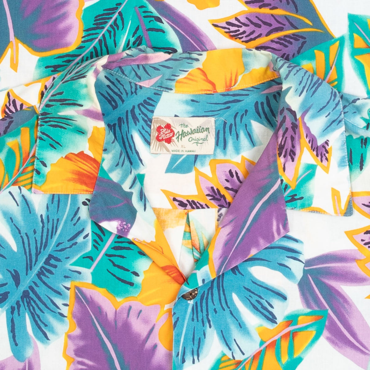 MEN'S VINTAGE 1990S HAWAIIAN SHORT SLEEVE PATTERNED SHIRT - X-LARGE