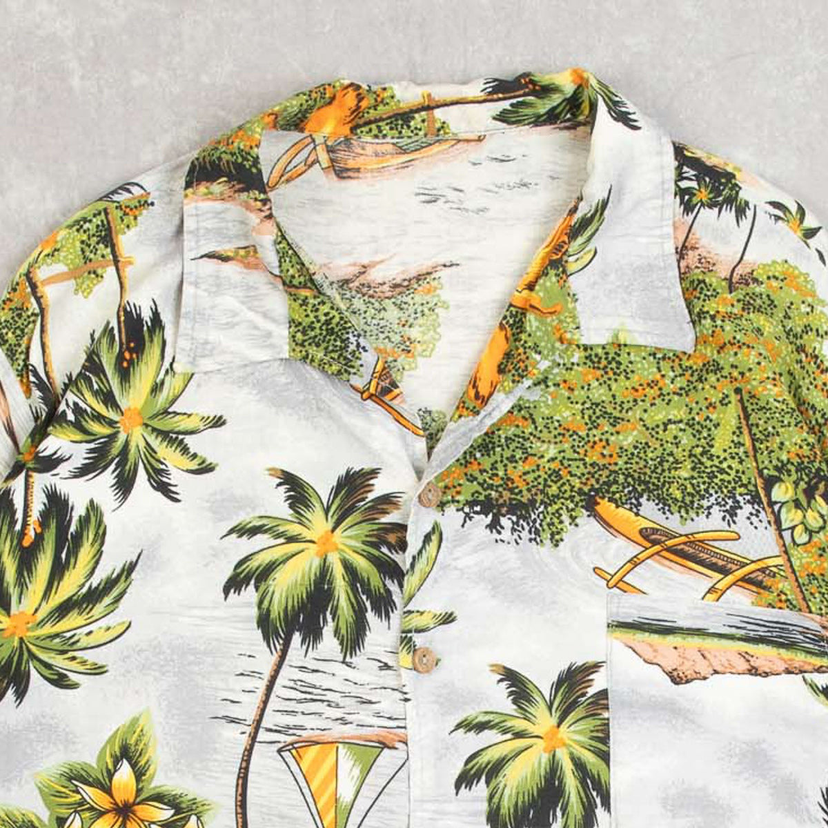 MEN'S VINTAGE 1980S HAWAIIAN SHORT SLEEVE PATTERNED SHIRT - LARGE