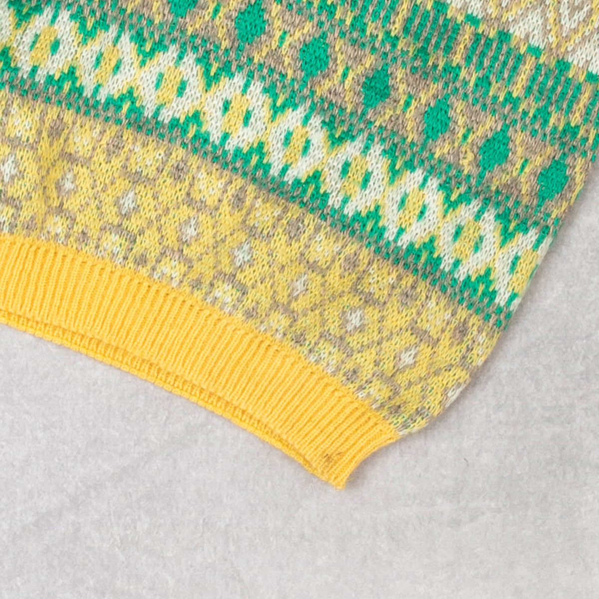 WOMEN'S VINTAGE 1980S PATTERNED KNITTED JUMPER - SMALL
