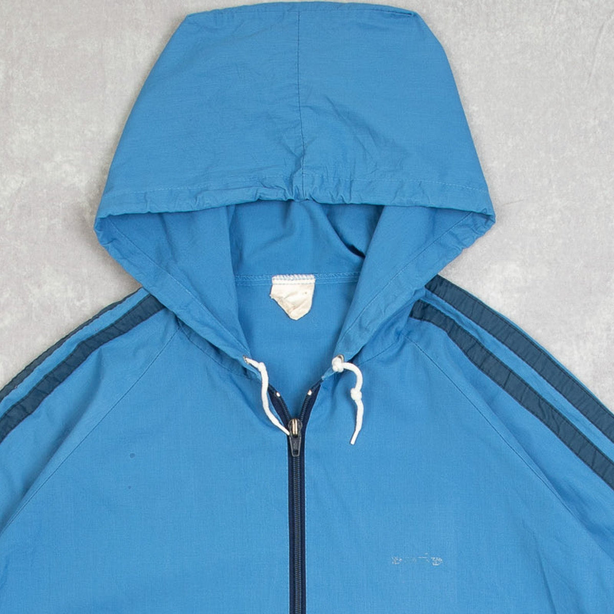 MEN'S VINTAGE 1980S HOODED STRIPED SLEEVE JACKET - LARGE