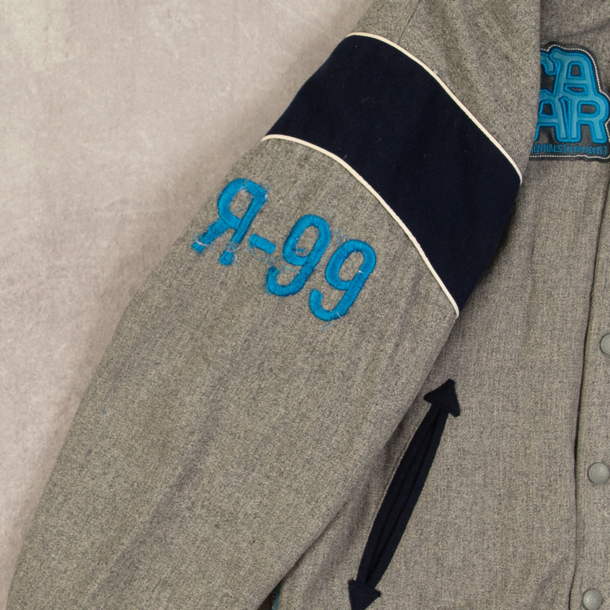 MEN'S VINTAGE 1990S ROCAWEAR PATCH VARSITY BOMBER JACKET - SMALL